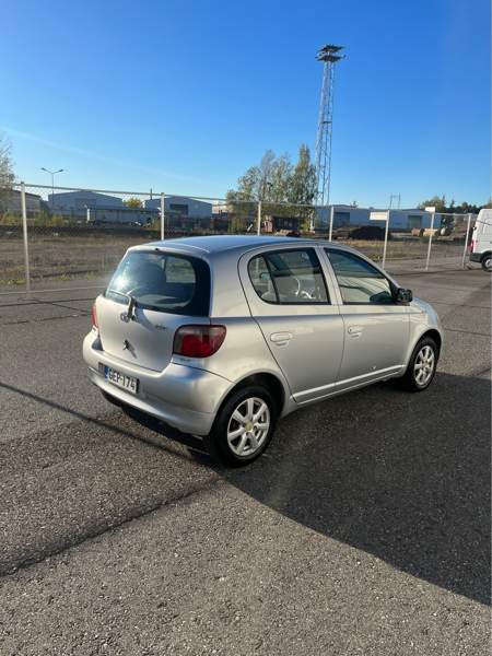 Toyota Yaris Райсио - изображение 3