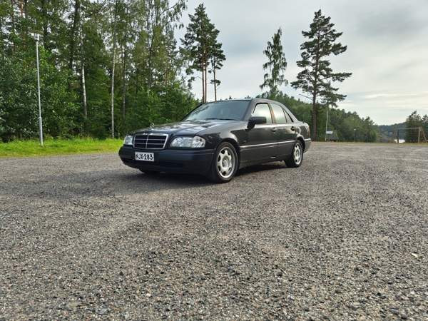 Mercedes-Benz C Naantali - изображение 1