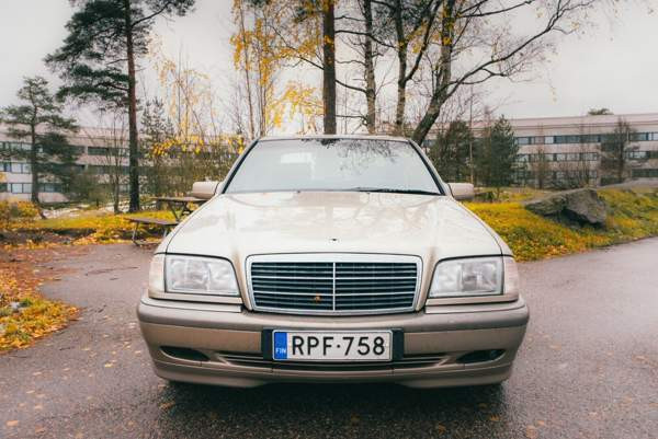 Mercedes-Benz 240 Helsinki – foto 5