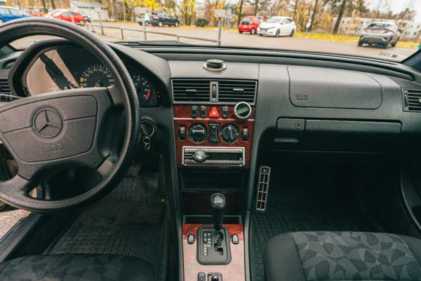 Mercedes-Benz 240 Helsinki – foto 6