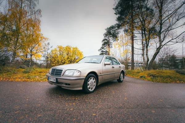 Mercedes-Benz 240 Helsinki – foto 1