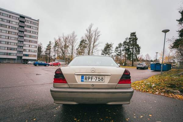 Mercedes-Benz 240 Helsinki – foto 4