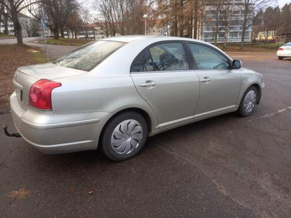 Toyota Avensis Glebychevo - valokuva 2