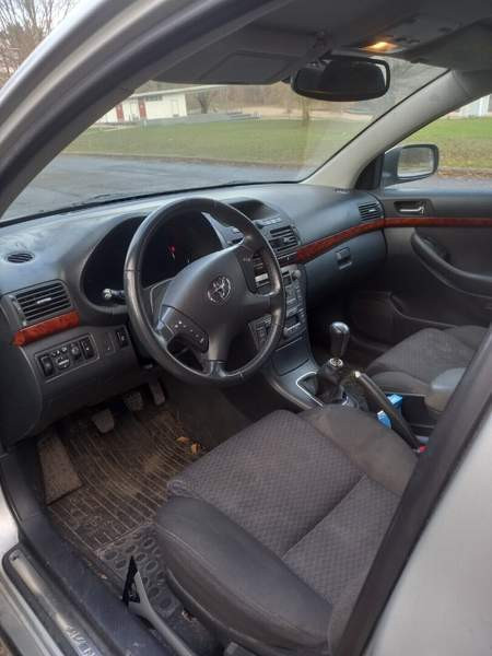 Toyota Avensis Glebychevo - valokuva 7