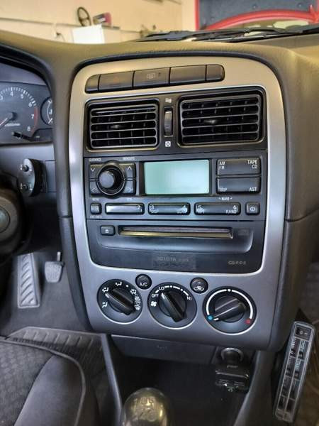 Toyota Avensis Luga - valokuva 8