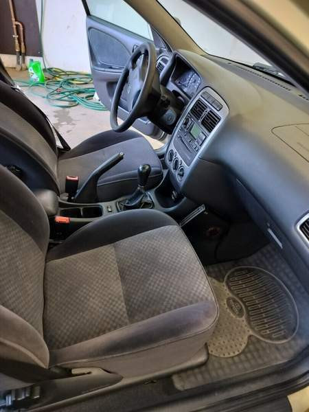 Toyota Avensis Luga - valokuva 7