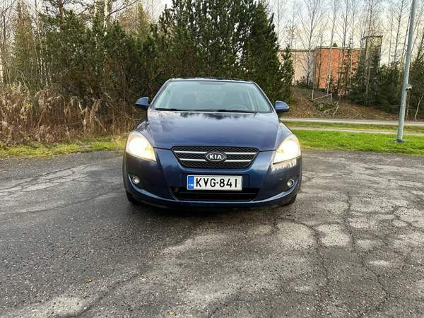 Kia Ceed Glebychevo - valokuva 4