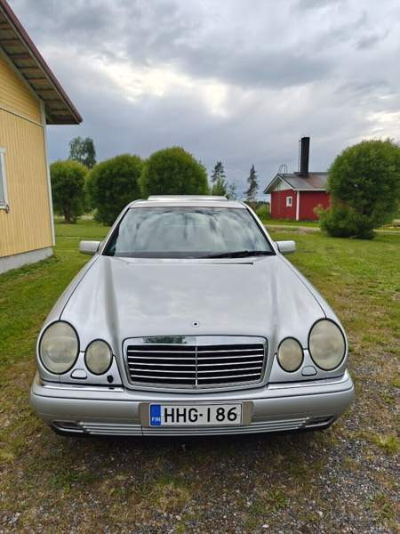 Mercedes-Benz 280 Pyhäjärvi - photo 5