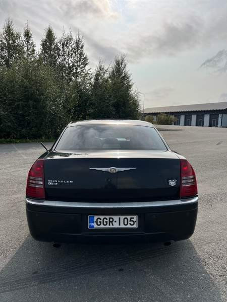 Chrysler 300C Торнио - изображение 5