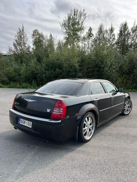 Chrysler 300C Торнио - изображение 2