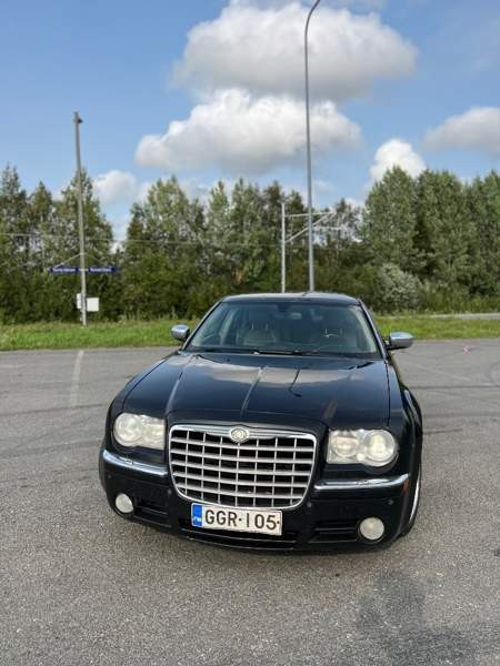 Chrysler 300C Торнио - изображение 6