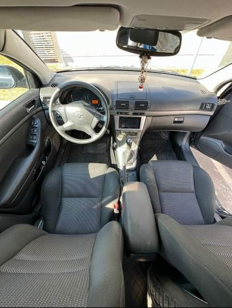 Toyota Avensis Joensuu - valokuva 8