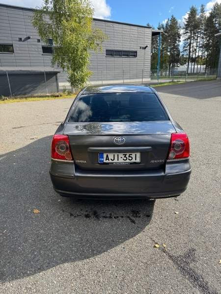 Toyota Avensis Joensuu - valokuva 4