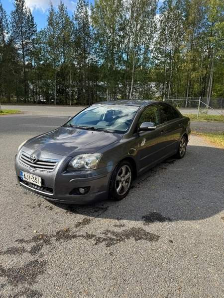 Toyota Avensis Joensuu - valokuva 2
