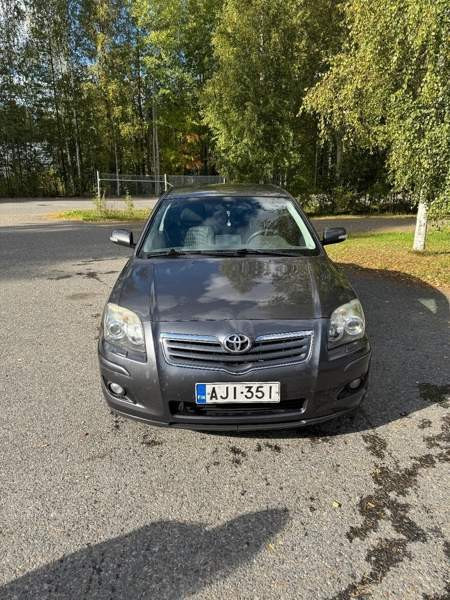 Toyota Avensis Joensuu - valokuva 3