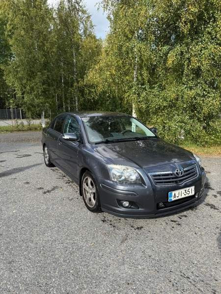 Toyota Avensis Joensuu - valokuva 1