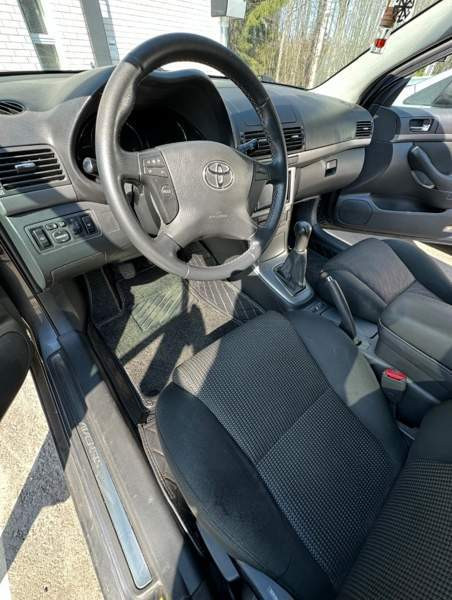 Toyota Avensis Joensuu - valokuva 5