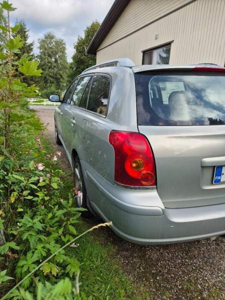 Toyota Avensis Tornio - valokuva 4
