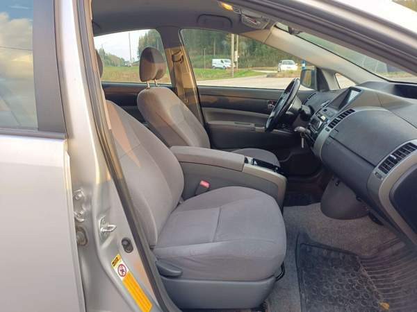 Toyota Prius Ювяскюля - изображение 8