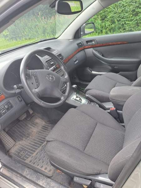 Toyota Avensis Oulu - valokuva 5