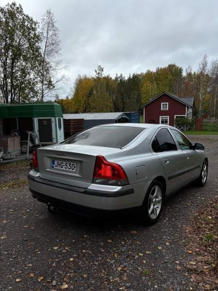 Volvo S60 Raasepori - valokuva 4