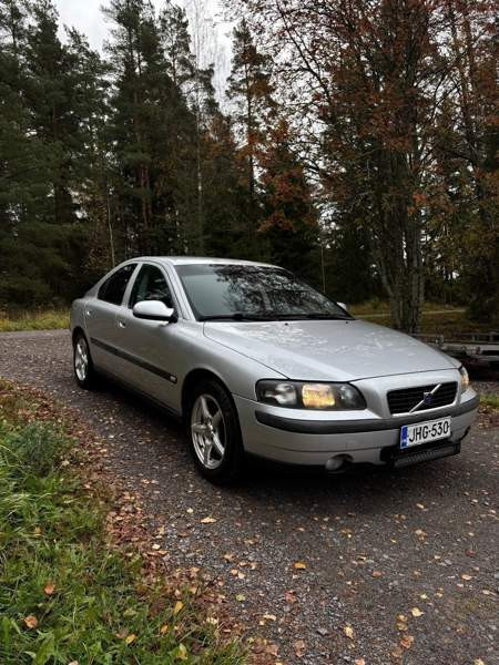 Volvo S60 Raasepori - valokuva 2
