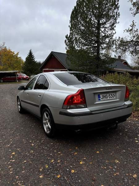 Volvo S60 Raasepori - valokuva 3