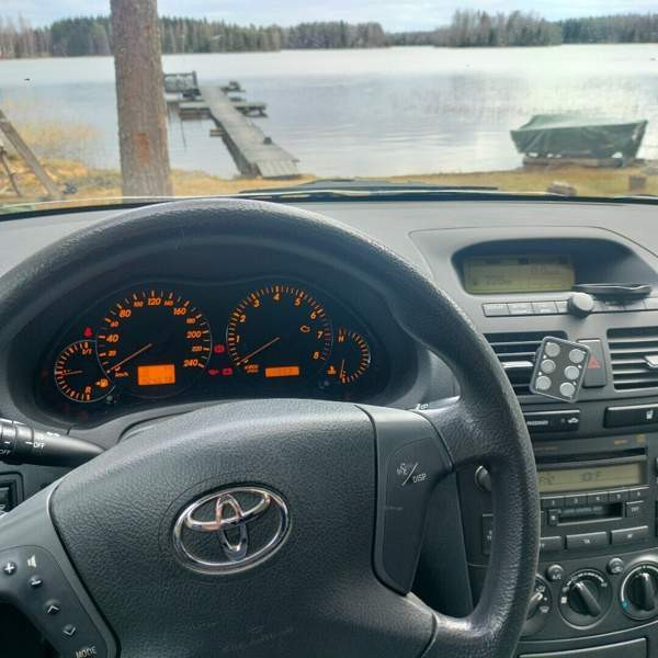 Toyota Avensis Tuusniemi - изображение 3