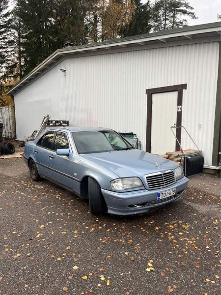 Mercedes-Benz C Порвоо - изображение 2