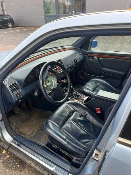 Mercedes-Benz C Порвоо - изображение 6