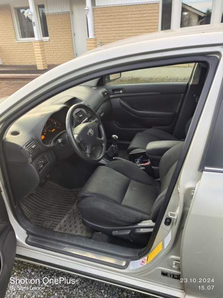 Toyota Avensis Рахе - изображение 6