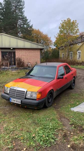 Mercedes-Benz 200 Vimpeli - valokuva 4