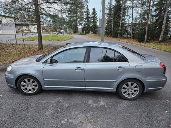 Toyota Avensis Миккели - изображение 8