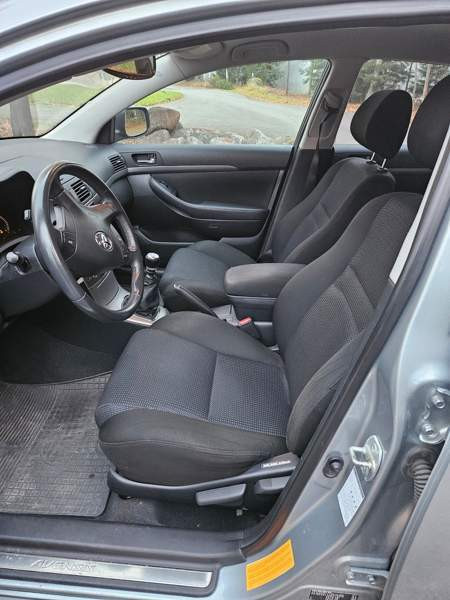 Toyota Avensis Миккели - изображение 6