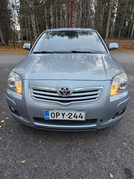 Toyota Avensis Миккели - изображение 7