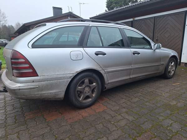 Mercedes-Benz C Kiukainen - valokuva 3