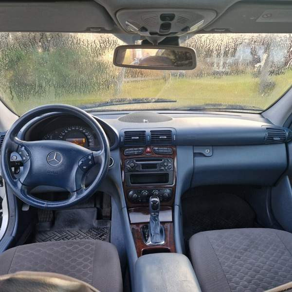 Mercedes-Benz C Soini - valokuva 6