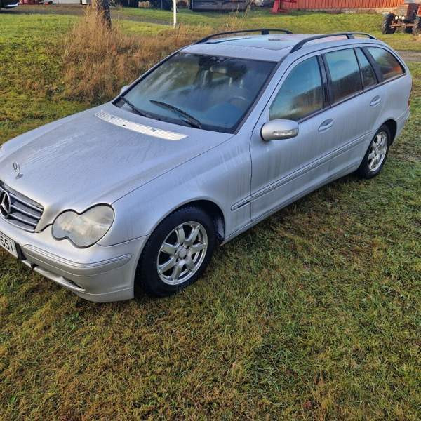 Mercedes-Benz C Soini - valokuva 2