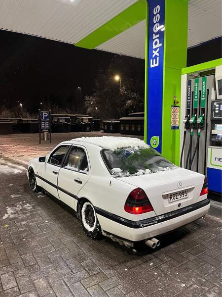 Mercedes-Benz 180 Vantaa - valokuva 4