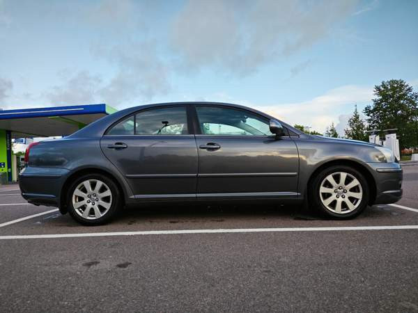 Toyota Avensis Chukotskiy Avtonomnyy Okrug - valokuva 1