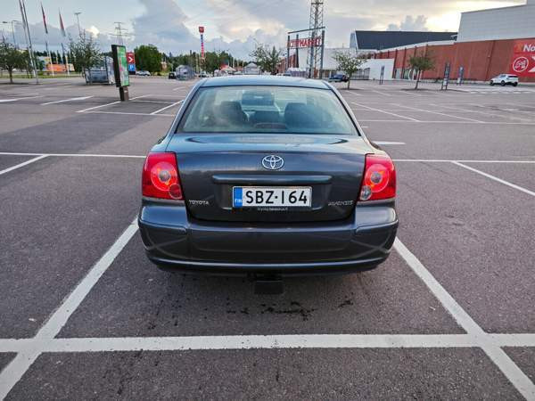 Toyota Avensis Chukotskiy Avtonomnyy Okrug - valokuva 4