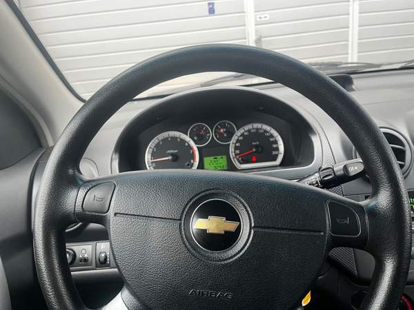 Chevrolet Aveo Райсио - изображение 6