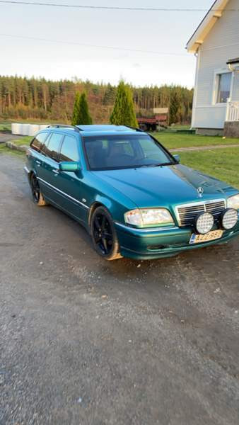 Mercedes-Benz 220 Merikarvia - изображение 2