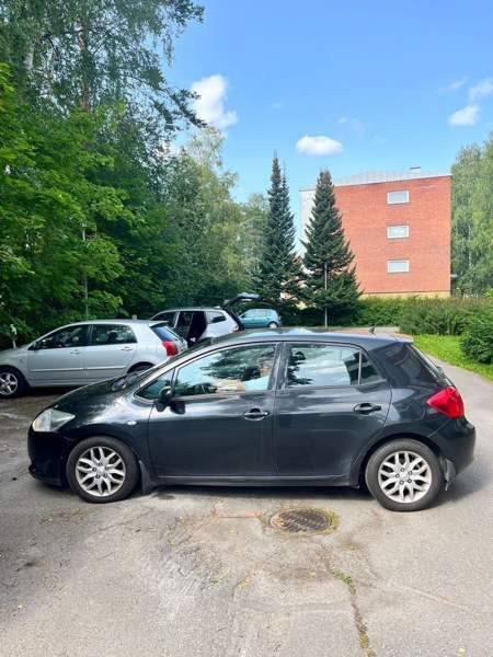 Toyota Auris Варкаус - изображение 2