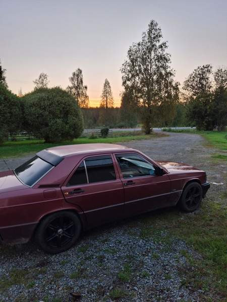 Mercedes-Benz 190 Parkano - valokuva 2