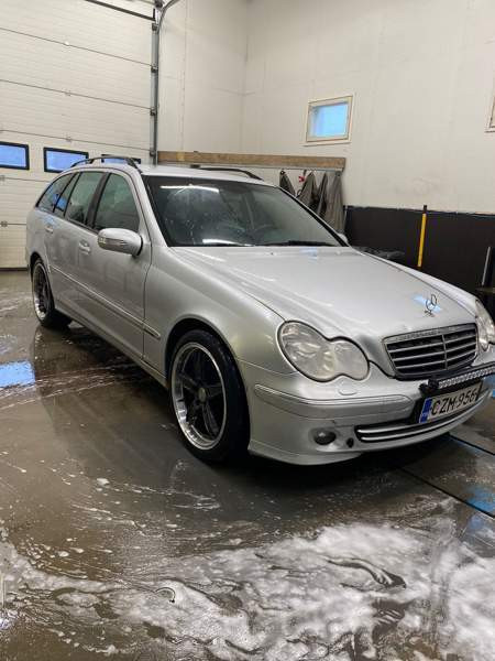 Mercedes-Benz 320 Nokia - valokuva 1