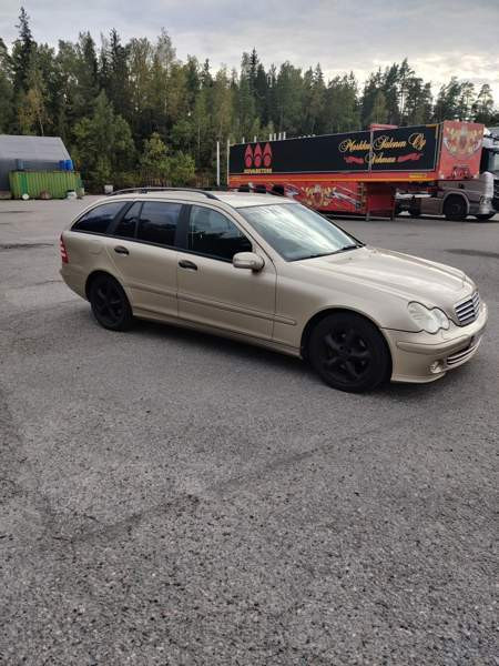 Mercedes-Benz C Lieto - изображение 6