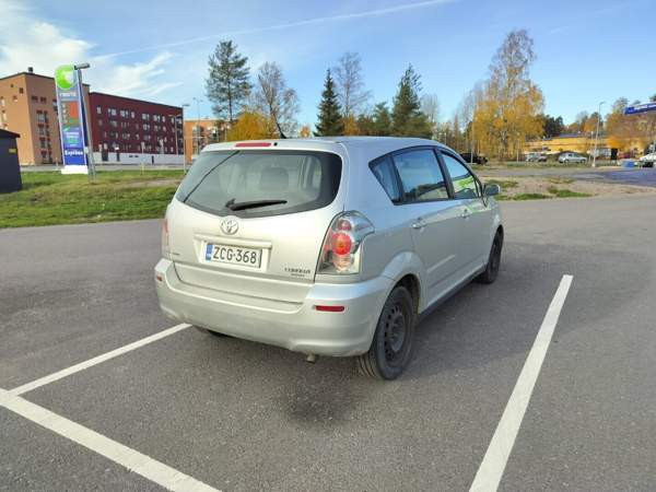 Toyota Corolla Verso Нурмиярви - изображение 5