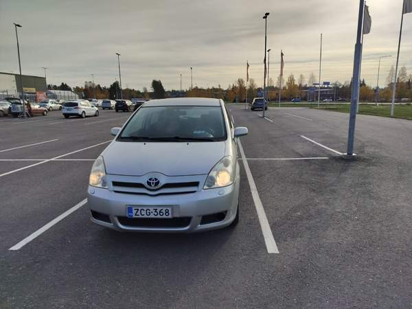 Toyota Corolla Verso Нурмиярви - изображение 3