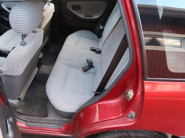 Nissan Sunny Nokia - valokuva 8